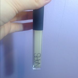 Nars creamy radiant concealer