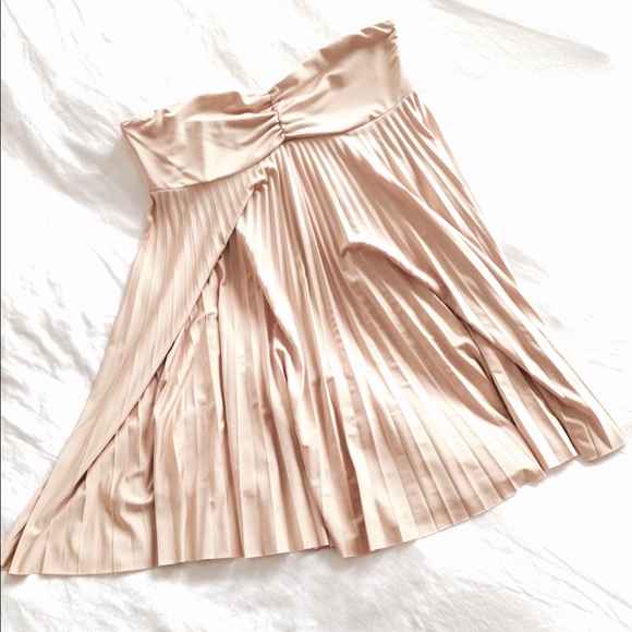 Forever 21 short gold pleated strapless dress