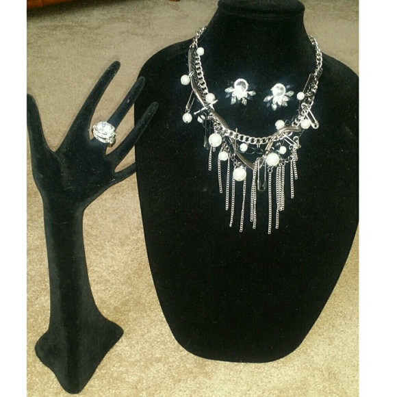 Silver and pewter pearl necklace