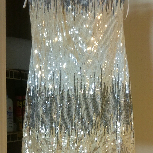 Sexxy sequence dress - Picture 2 of 4