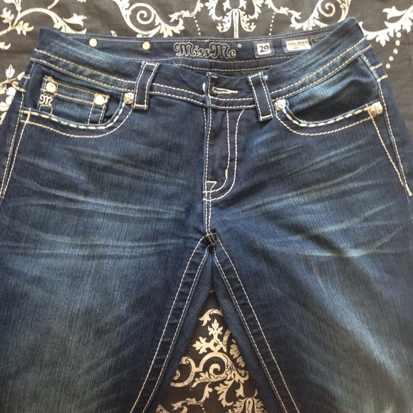 New Miss Me's at a good price! ☺️
