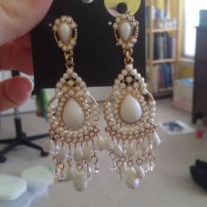 NEW! White & Gold Earrings