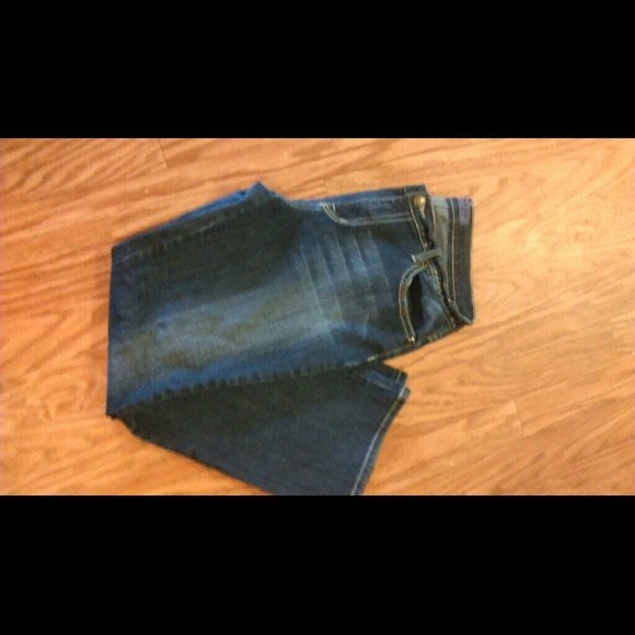 Blue denim jeans (average) - Picture 3 of 3