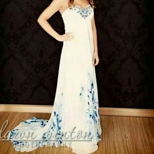 Absolutely beautiful dress for sale!
