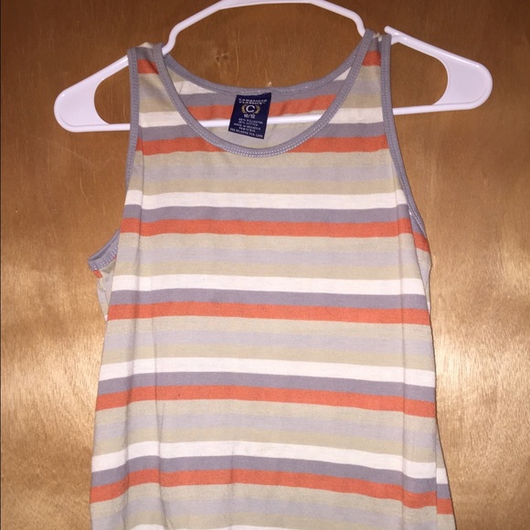Sleeveless shirt