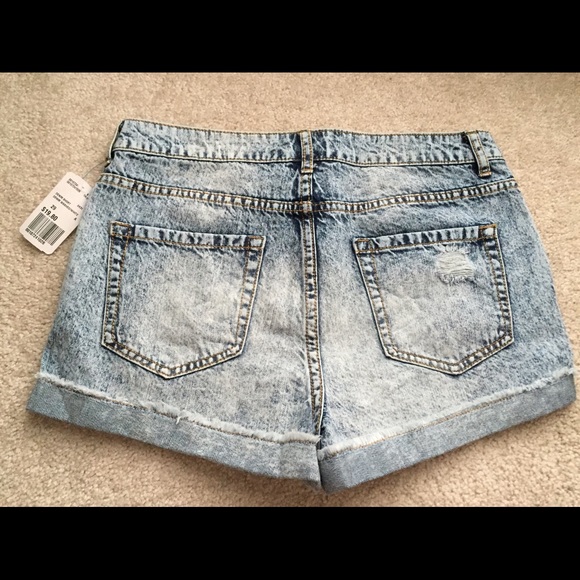 Daisy Shorts - Picture 3 of 4