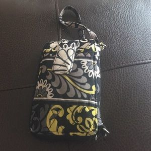 Vera Bradley "Carry it all wristlet" in Barique