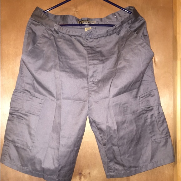 Shorts - Picture 3 of 3