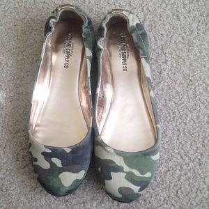Camo Flats ✨