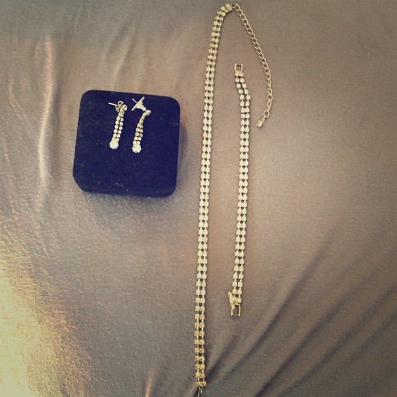 Set of costume jewelry
