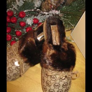 BNIB Michael Kors jaquard slippers