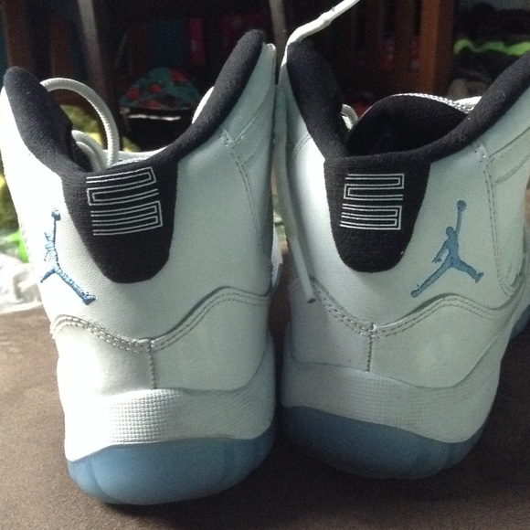 Jordan 11's - Picture 2 of 4