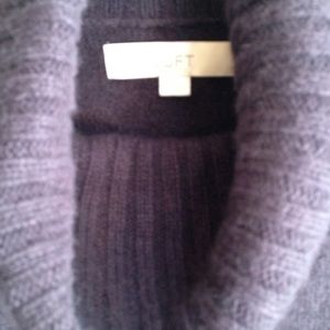 Warm, classic cowl in deep navy.