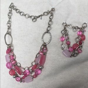 Premier Designs necklace and bracelet set.