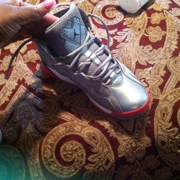 Jordan's Size 7y - Picture 1 of 3