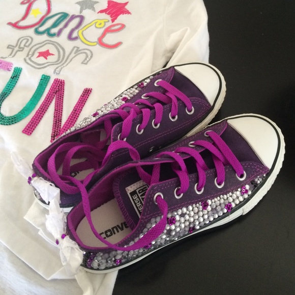Girls Purple Converse sneaker