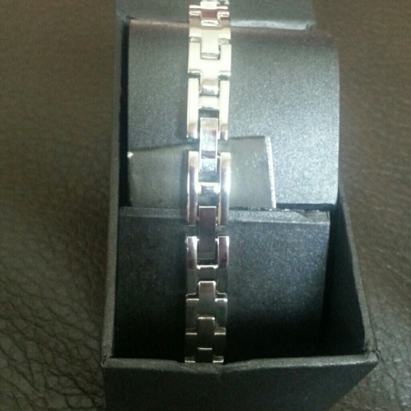 Silver watch - Picture 2 of 2