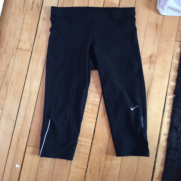 Nike dri-fit short crop capris