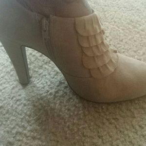 Beige suede bootie NWOB