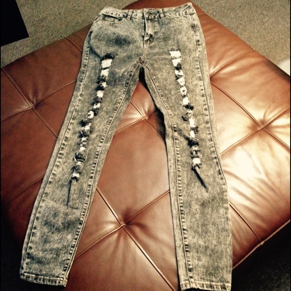 B/W acid wash torn stretch jeans