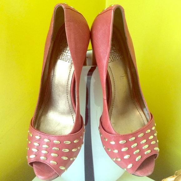 Coral/gold peeptoe pumps