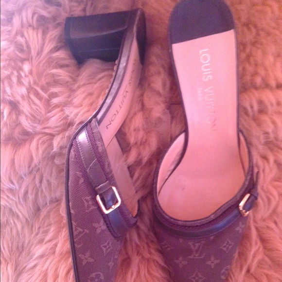 Authentic Louis Vuitton pointed toe heels