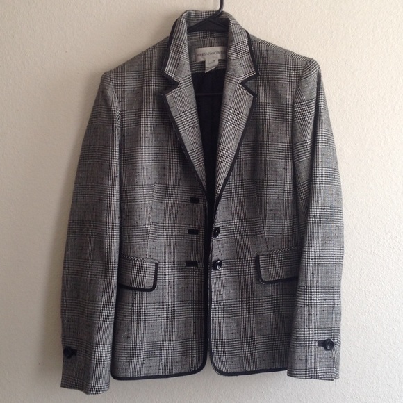Black white and silver Jones New York Suit blazer