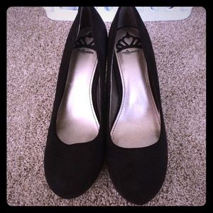 Fergalicious by Fergie black suede heels