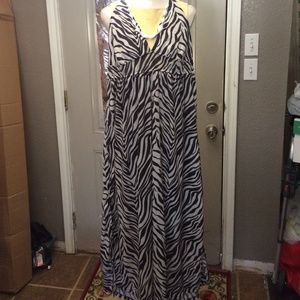 SALE: ❌ Brown Zebra Print Maxi Dress!