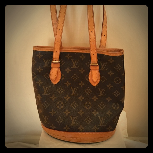 Louis Vuitton Handbags - Authentic LOUIS VUITTON Petite Bucket Handbag