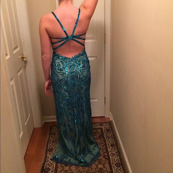 Beautiful never worn prom dress/evening gown sz 6 - Picture 4 of 4