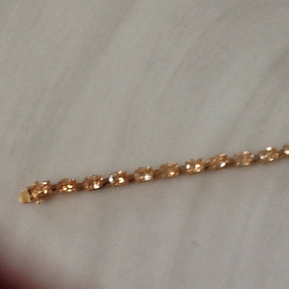 Tennis bracelet