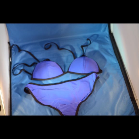 Bikini - Picture 2 of 2