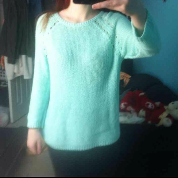 H&M mint green sweater