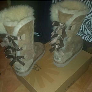 Bedazzled Uggs chestnut, before and after picture!