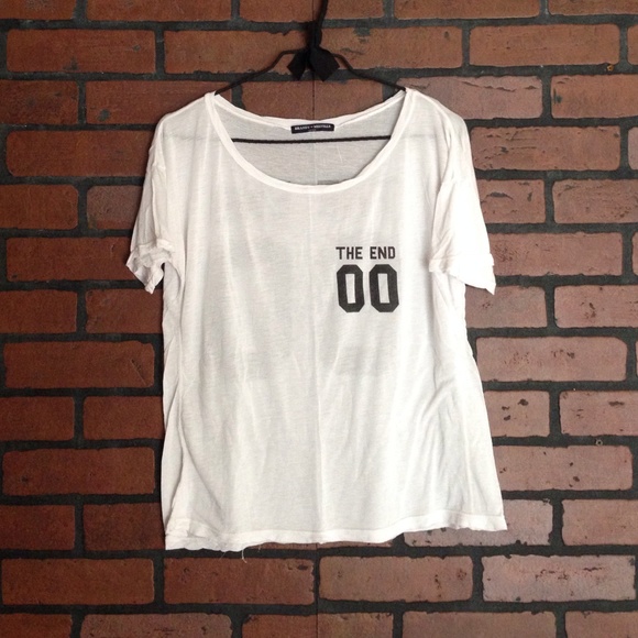Brandy Melville graphic tee