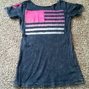 Affliction t-shirt Sz Medium pink black with flag