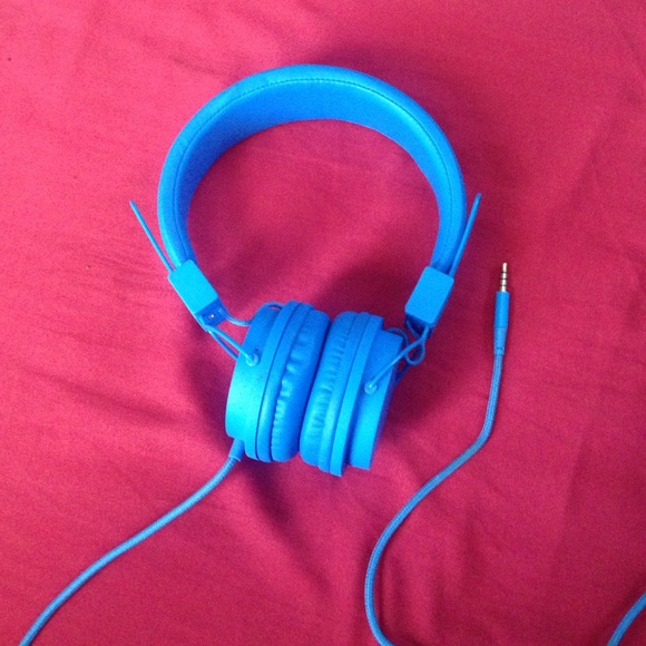 auvio headphones