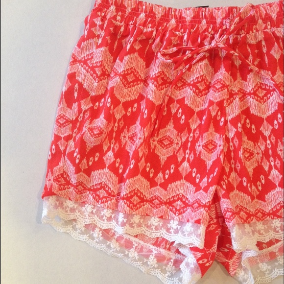 ❌❌❌ SOLD ON VINTED❌❌❌Salmon tribal shorts - Picture 2 of 3