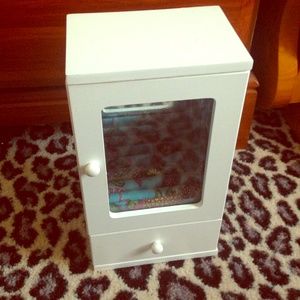 White jewelry box