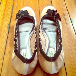 Rose, black flats with flowers