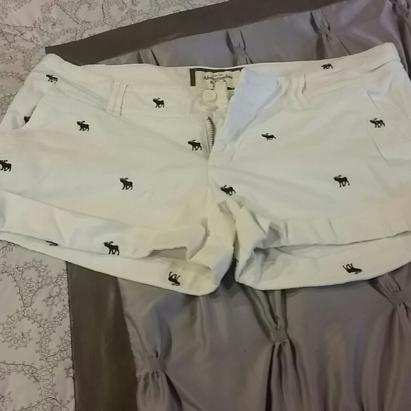 Abercrombie  and fitch white shorts
