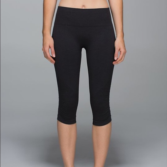 SOLD Lululemon In The Flow Crop II Heathered Black