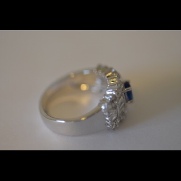 Ring - Picture 3 of 3