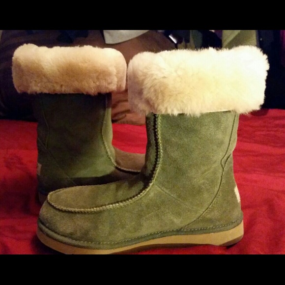 Ugg Olive Green Limited Edition Style F3005E