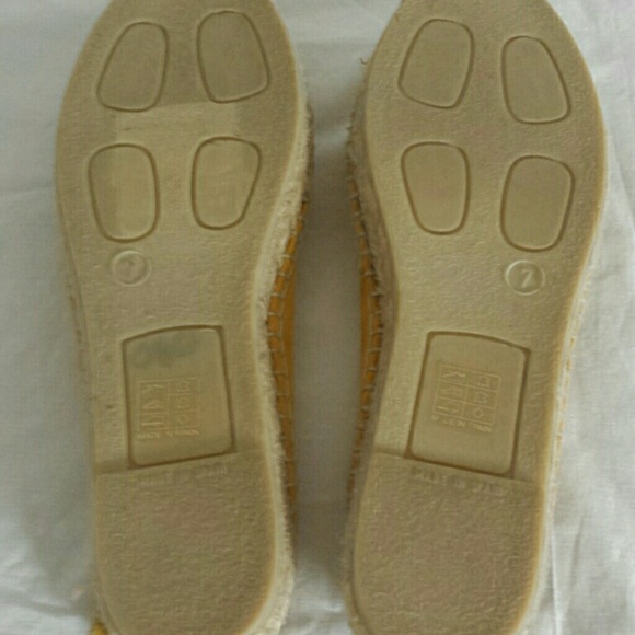 Shoes - Picture 4 of 4