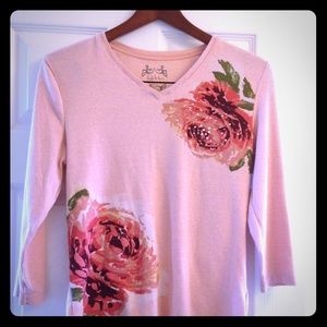 Beautiful Nicole Miller T-shirt w/ subtle bling