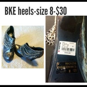 BKE closed toe boot/heel.
