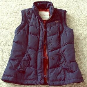 Hollister vest