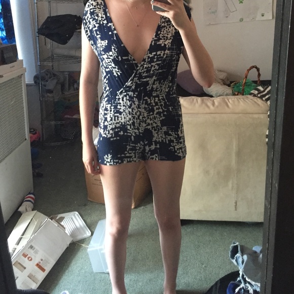 Patterned Romper - Picture 2 of 3
